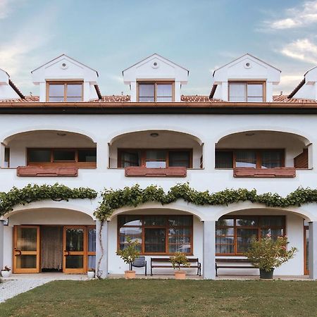 Hotel Moerbischerhof Fertőmeggyes Kültér fotó