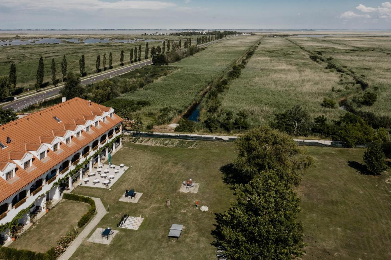 Hotel Moerbischerhof Fertőmeggyes Kültér fotó