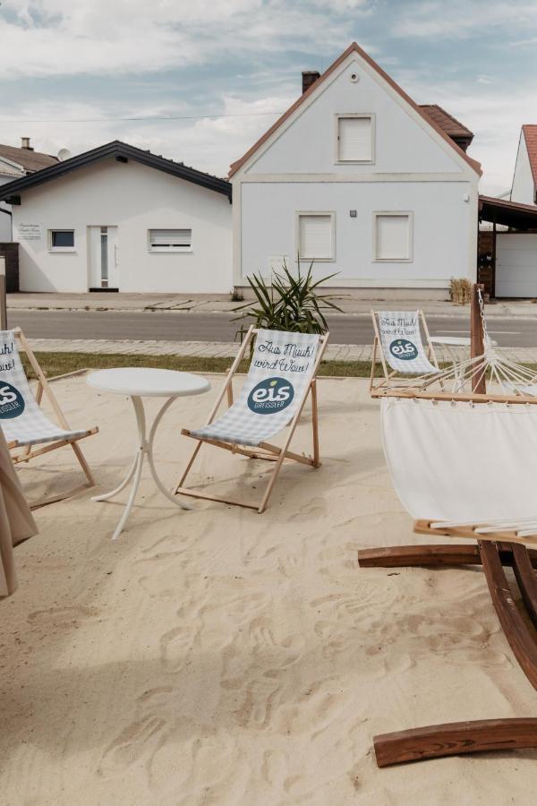Hotel Moerbischerhof Fertőmeggyes Kültér fotó
